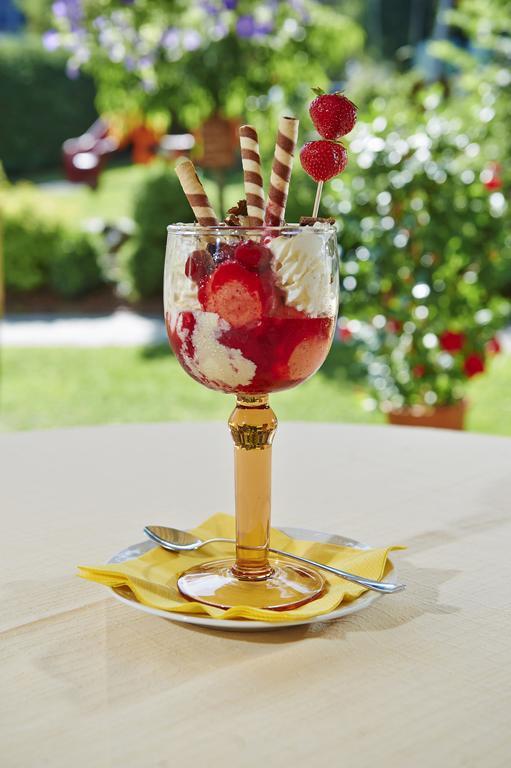 Gourmet-Hotel Gruenwald ลีโอกัง ภายนอก รูปภาพ