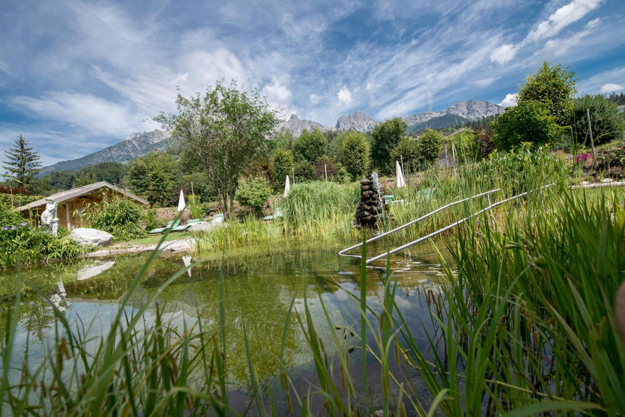 Gourmet-Hotel Gruenwald ลีโอกัง ภายนอก รูปภาพ