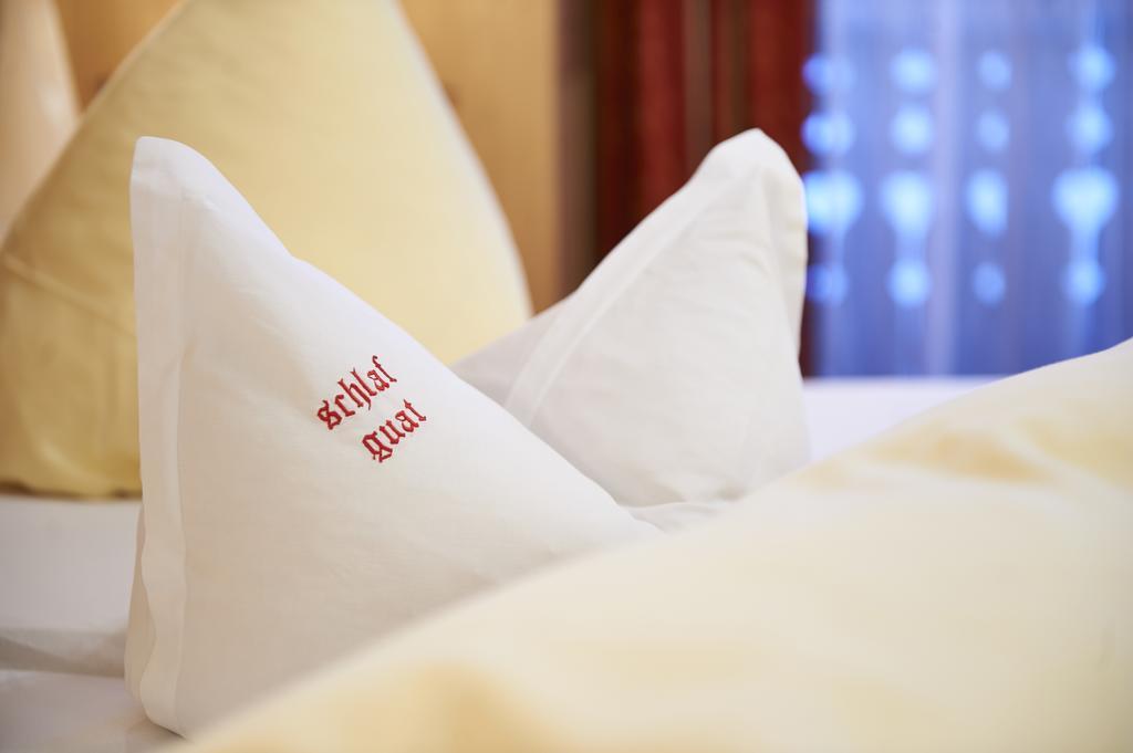 Gourmet-Hotel Gruenwald ลีโอกัง ภายนอก รูปภาพ