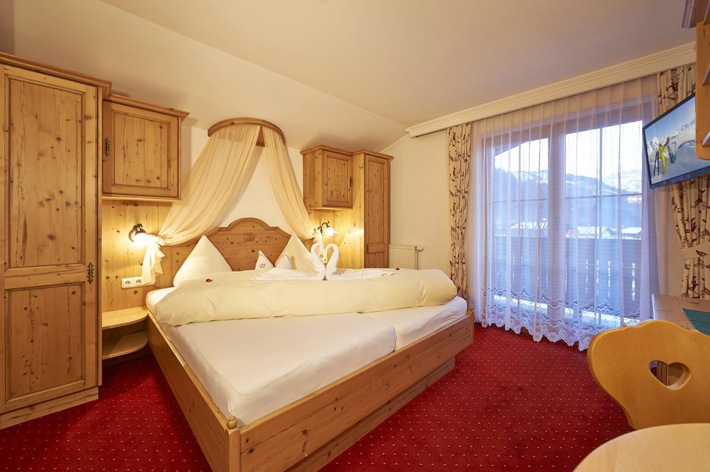 Gourmet-Hotel Gruenwald ลีโอกัง ภายนอก รูปภาพ
