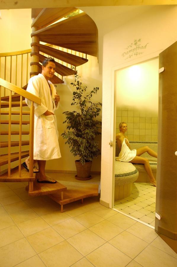 Gourmet-Hotel Gruenwald ลีโอกัง ภายนอก รูปภาพ